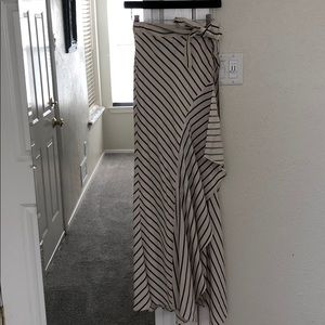 Gorgeous flowy skirt!